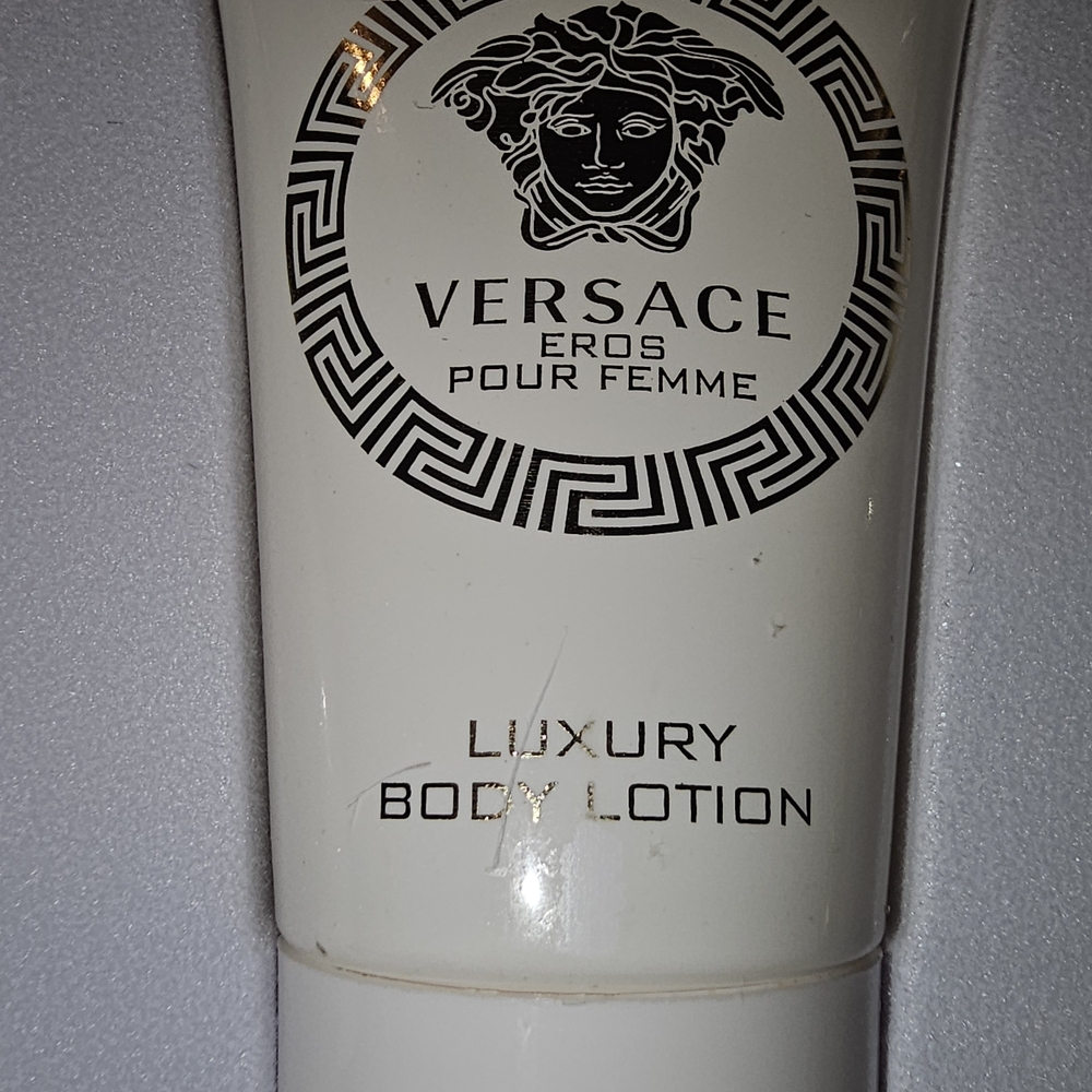 Versace Eros Pour Femme Gift Set - Gold and White - Picture 3 of 7